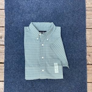Eddie Bauer short-sleeved 100% cotton lightweight button-down shirt.